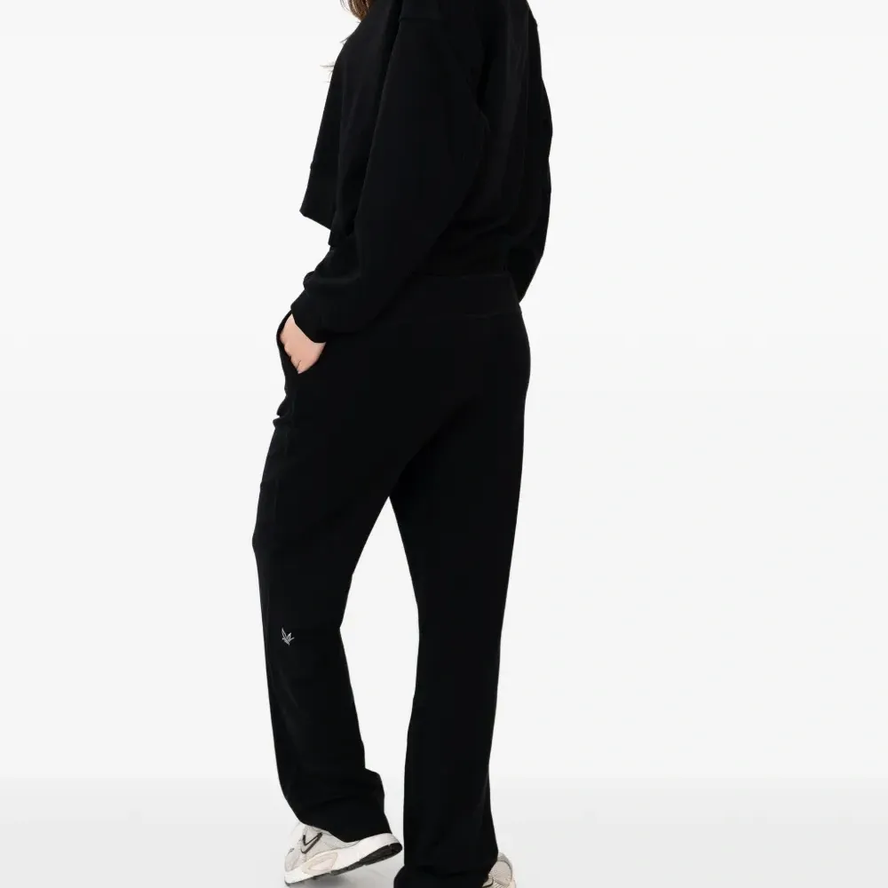 Трикотажные брюки с тональной строчкой