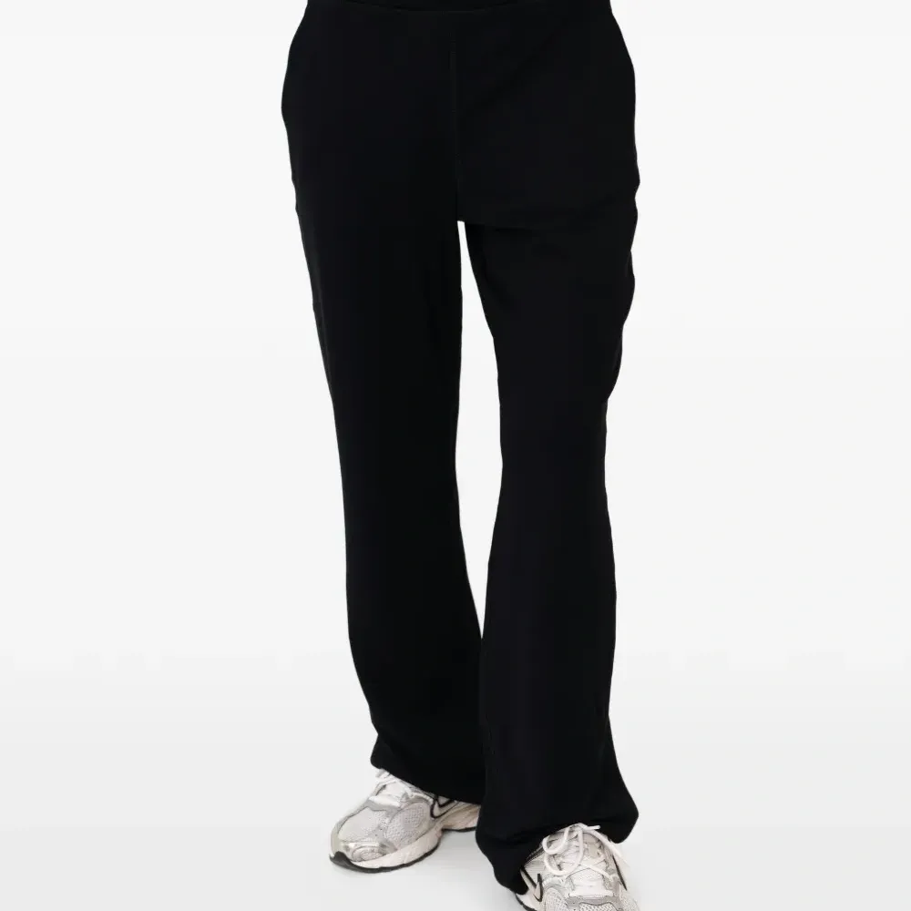 Трикотажные брюки с тональной строчкой