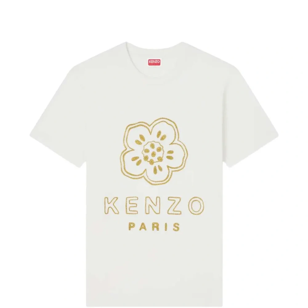 Футболка с цветком боке