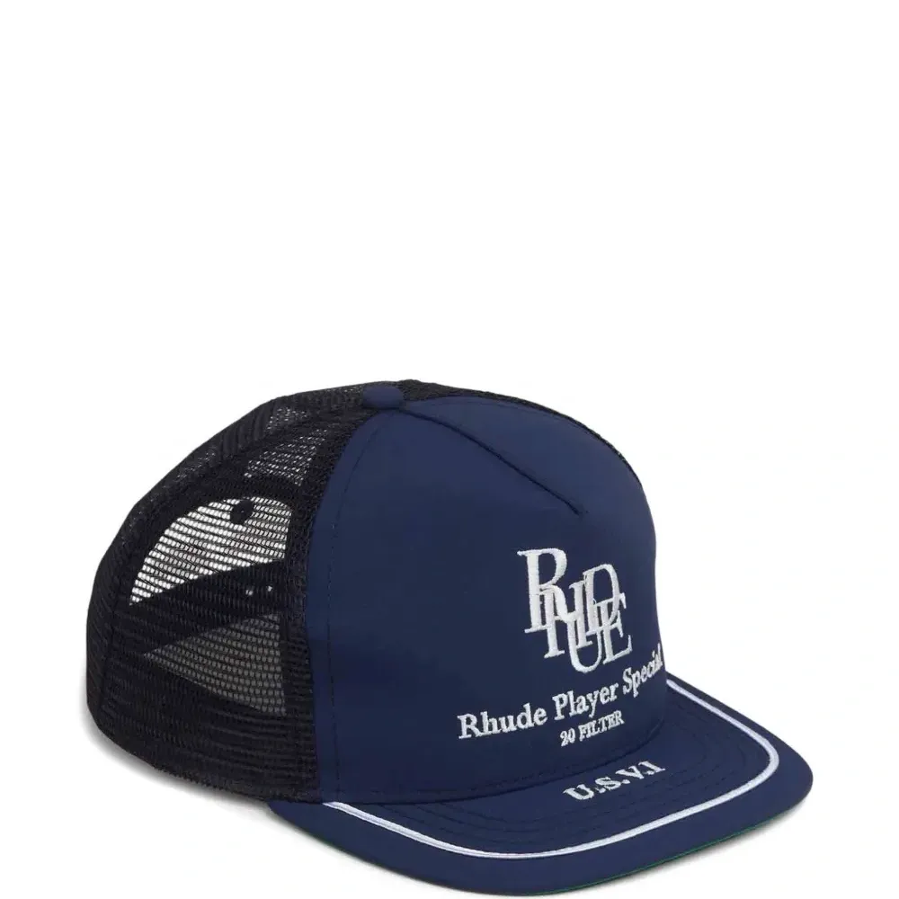 Бейсболка с логотипом