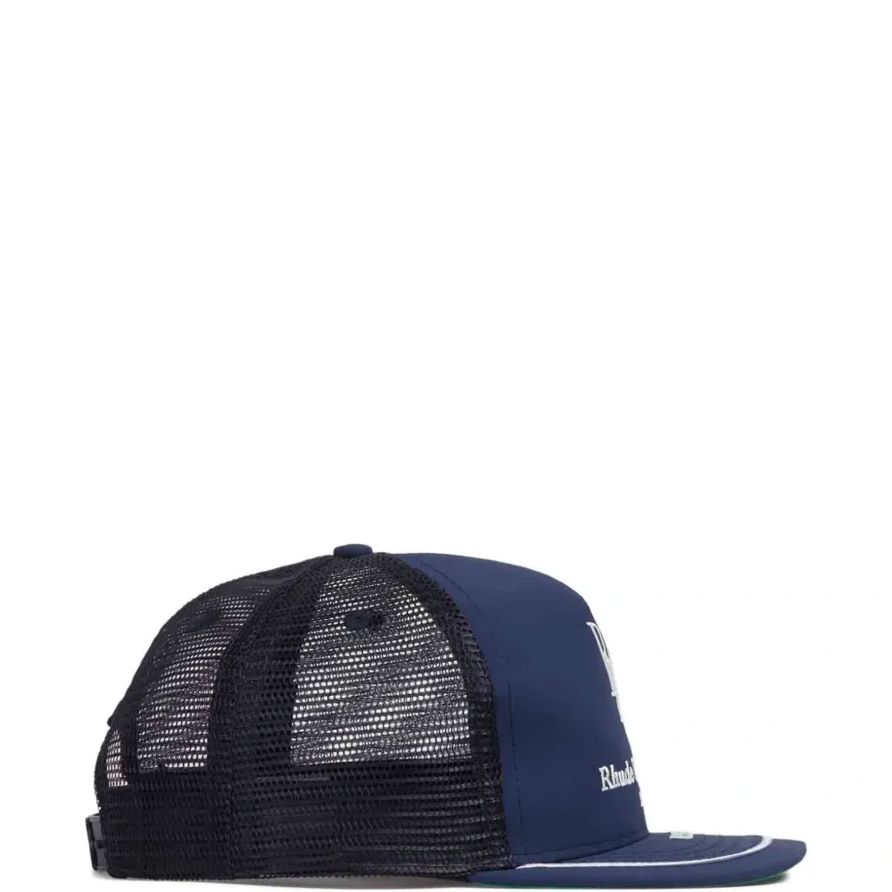 Бейсболка с логотипом