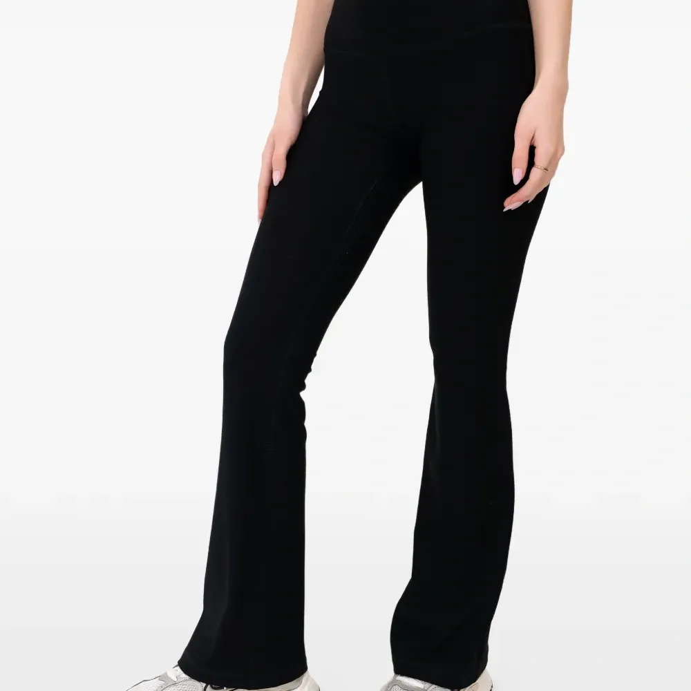 Брюки-клёш с высокой талией