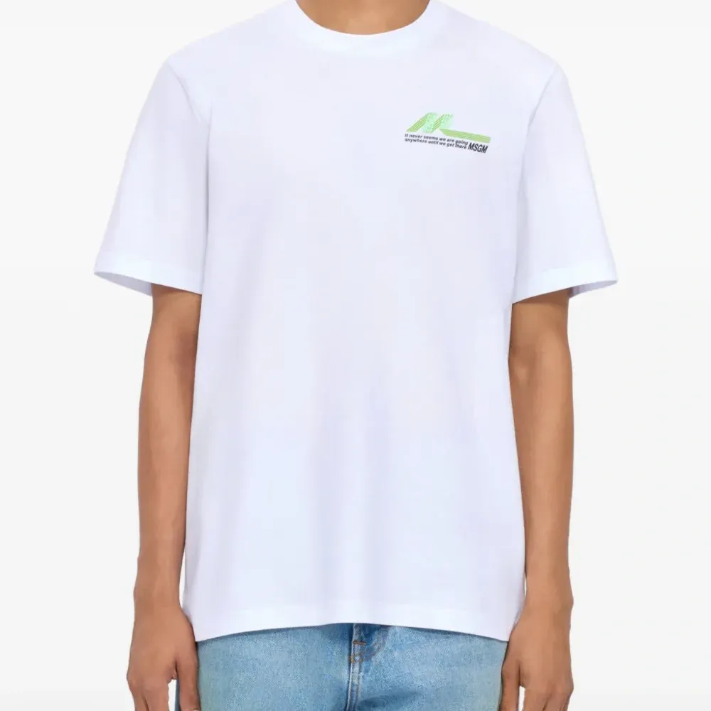 Футболка с круглым вырезом