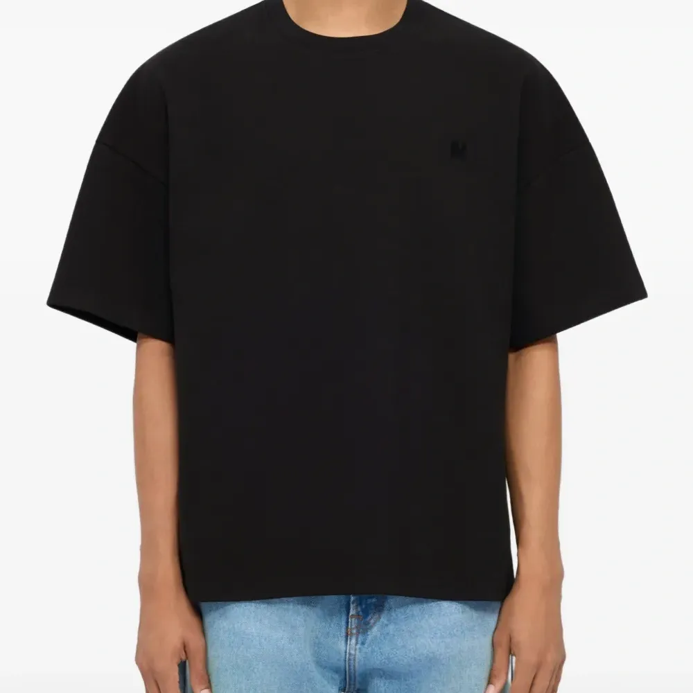 Футболка с логотипом