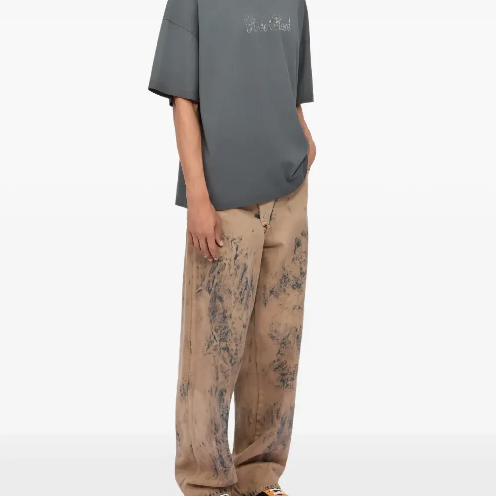 Футболка с украшением из страз