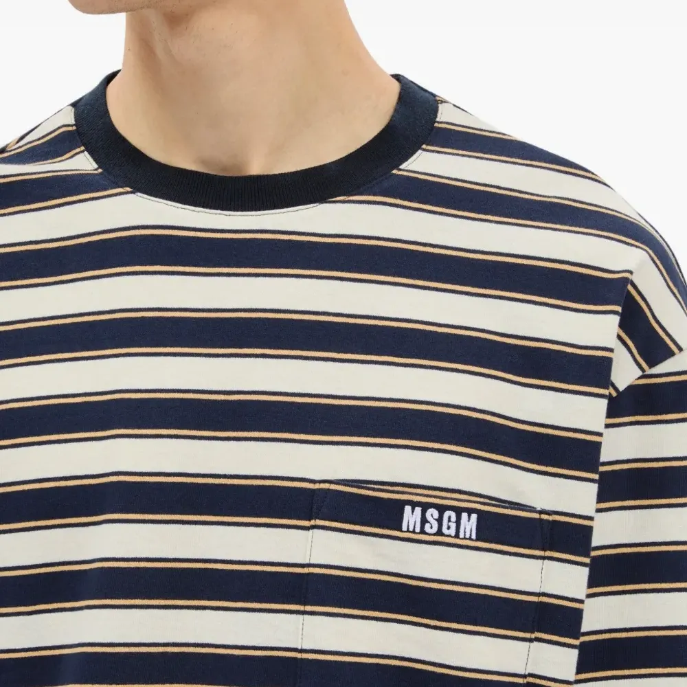 Футболка в полоску с карманом