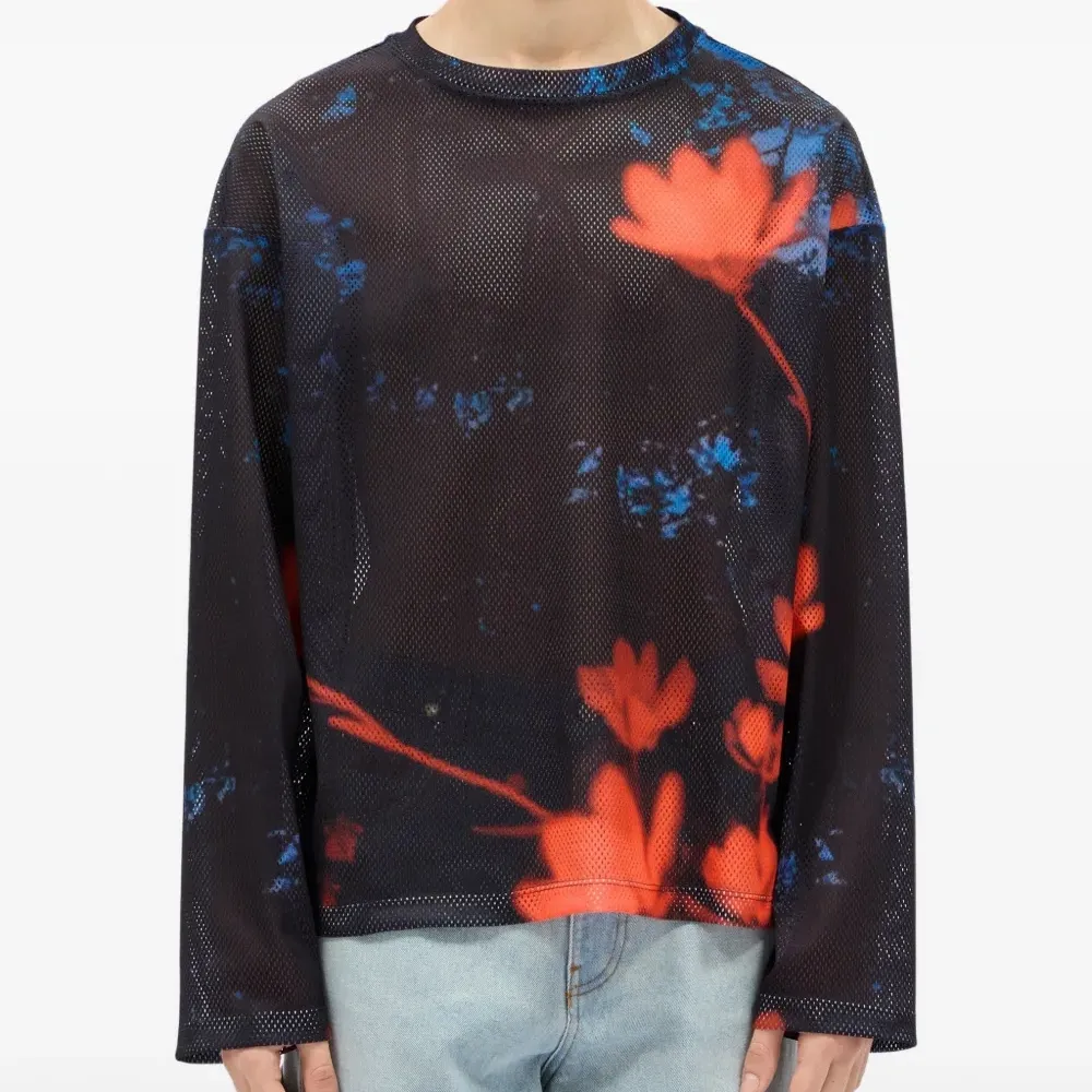 Футболка с цветочным принтом