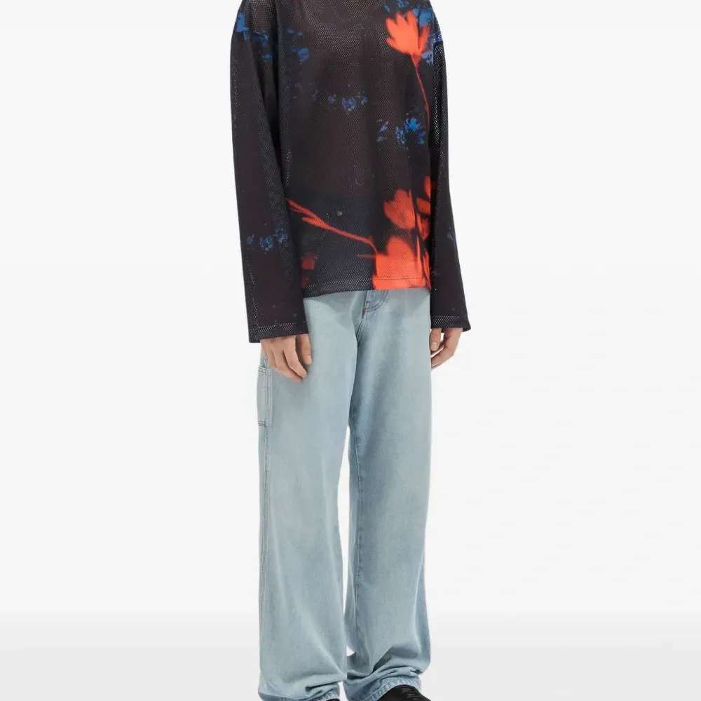 Футболка с цветочным принтом