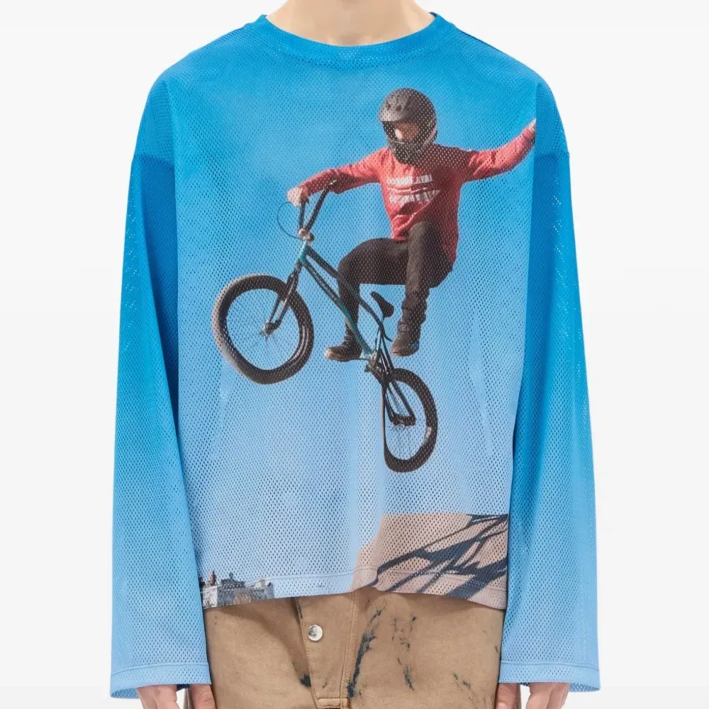 Футболка с длинными рукавами и принтом