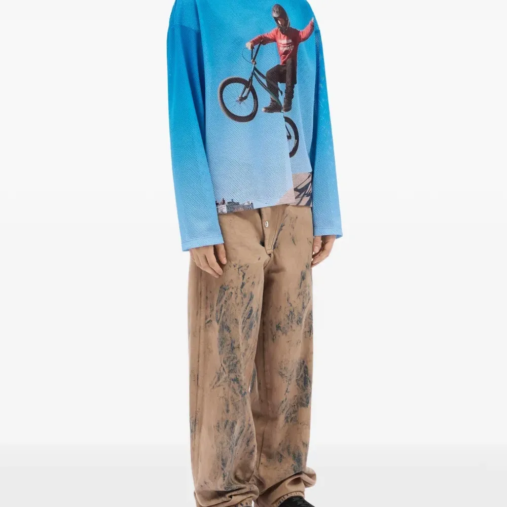 Футболка с длинными рукавами и принтом