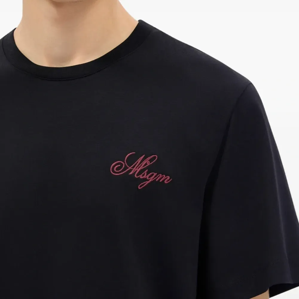 Футболка с вышивкой