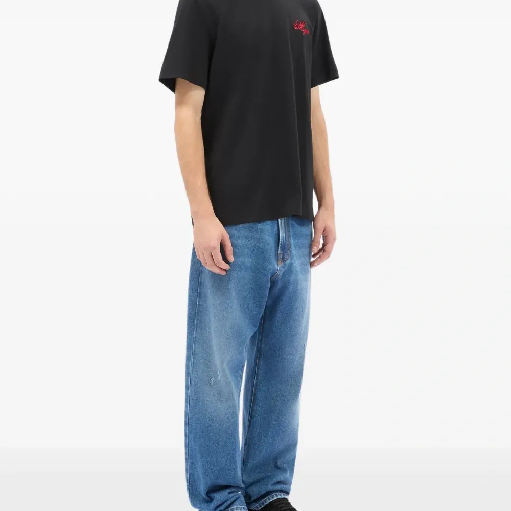 Футболка с вышивкой