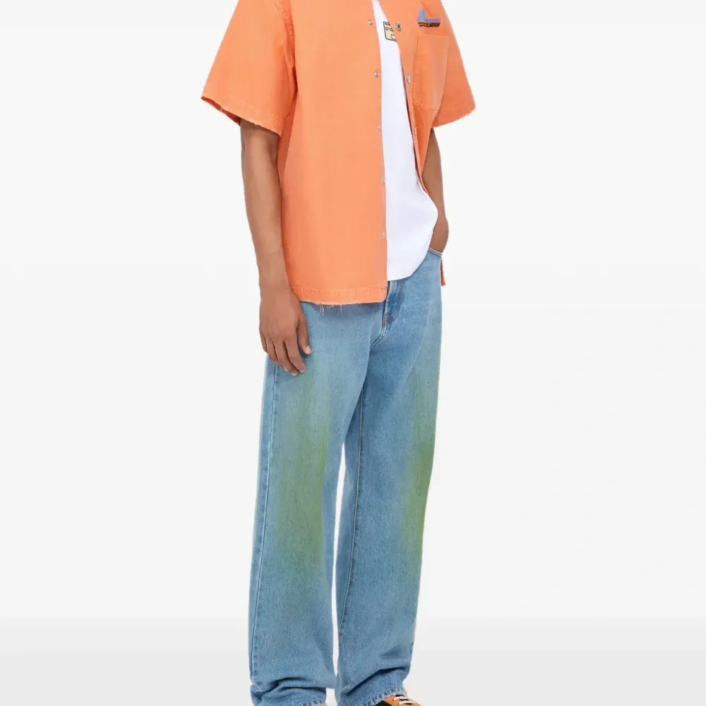 Футболка с круглым вырезом и графическим принтом