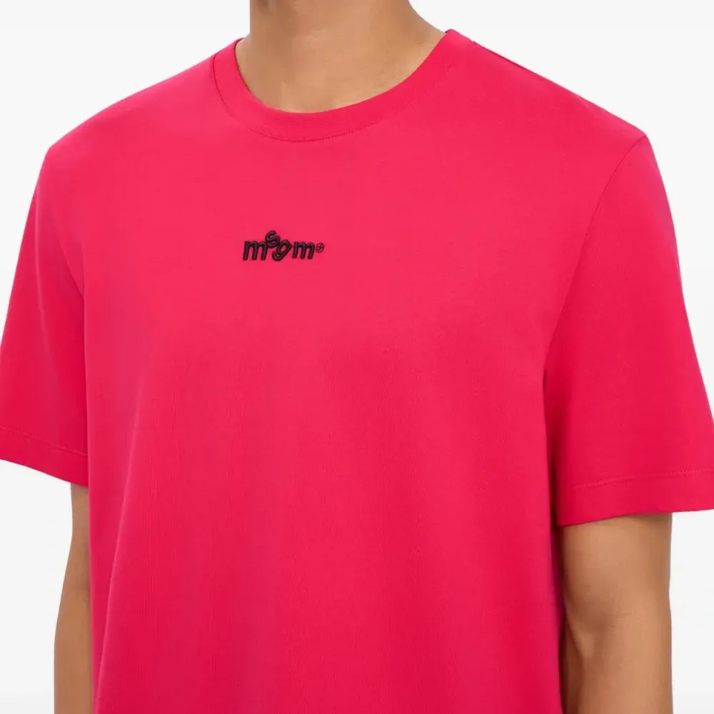 Футболка с вышитым логотипом