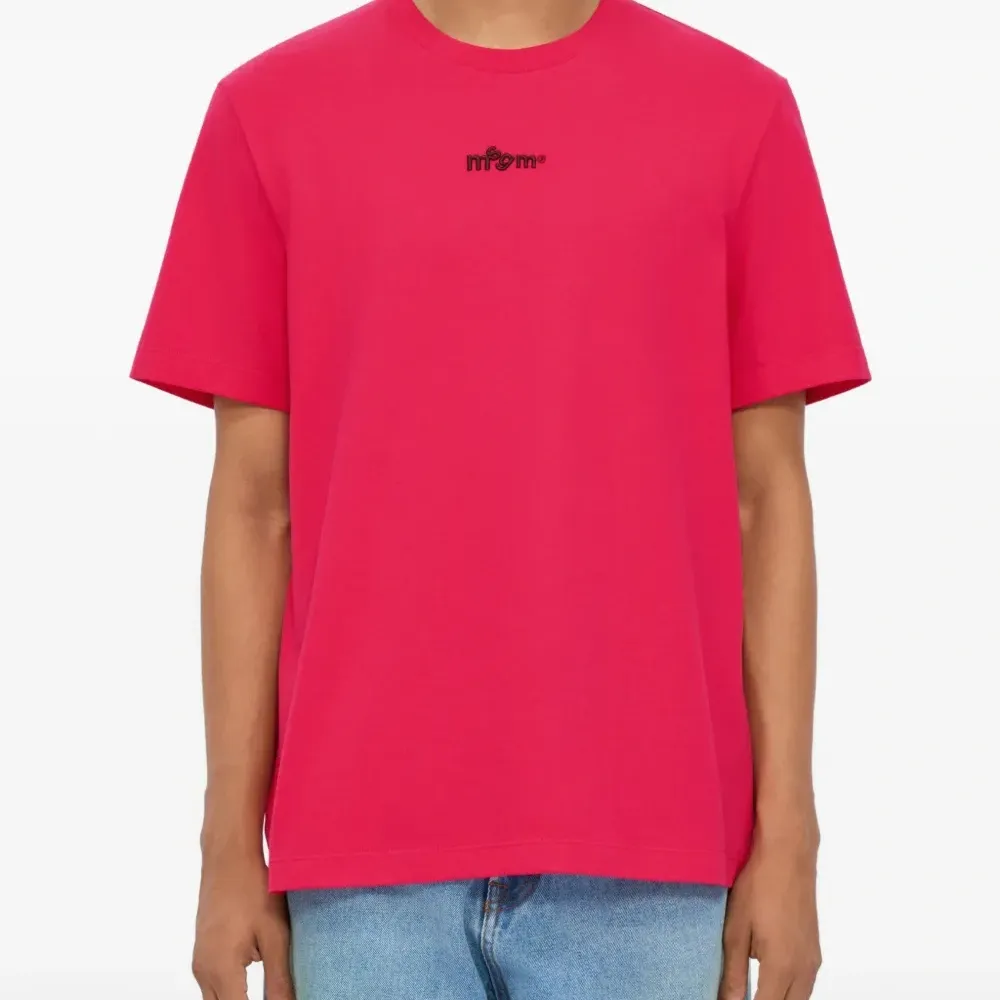 Футболка с вышитым логотипом