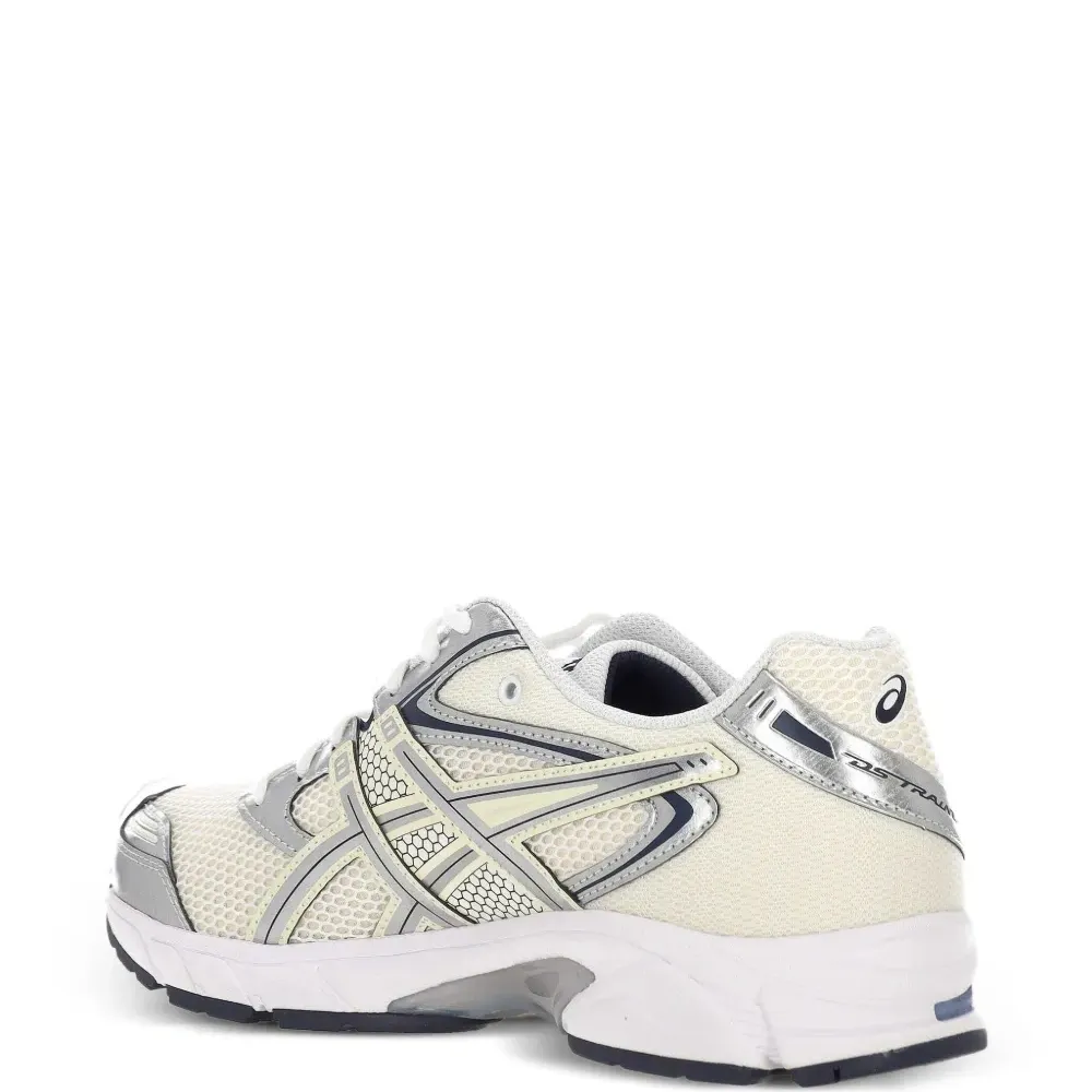 Декорированные кроссовки