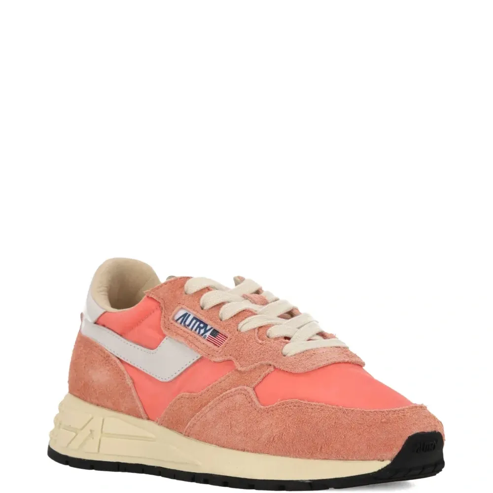 Кроссовки с логотипом