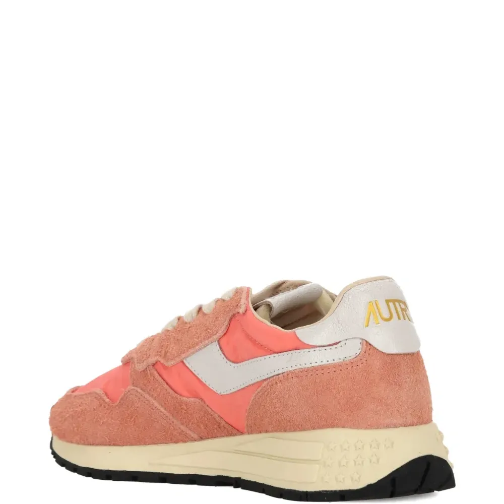 Кроссовки с логотипом