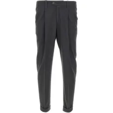 Брюки с плиссированными деталями