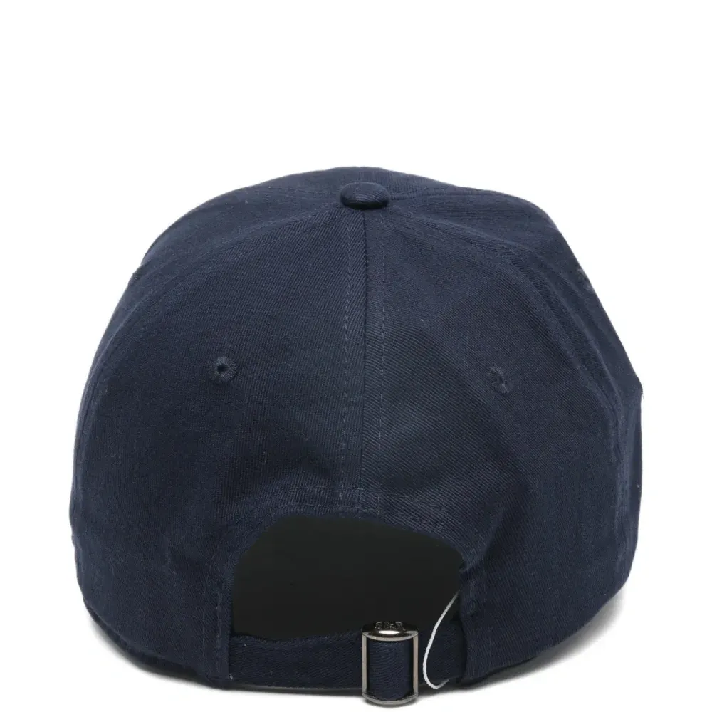 Бейсболка с вышитым логотипом