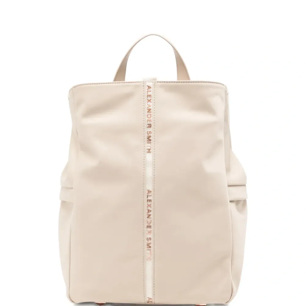 Рюкзак с логотипом и цветком ромашки