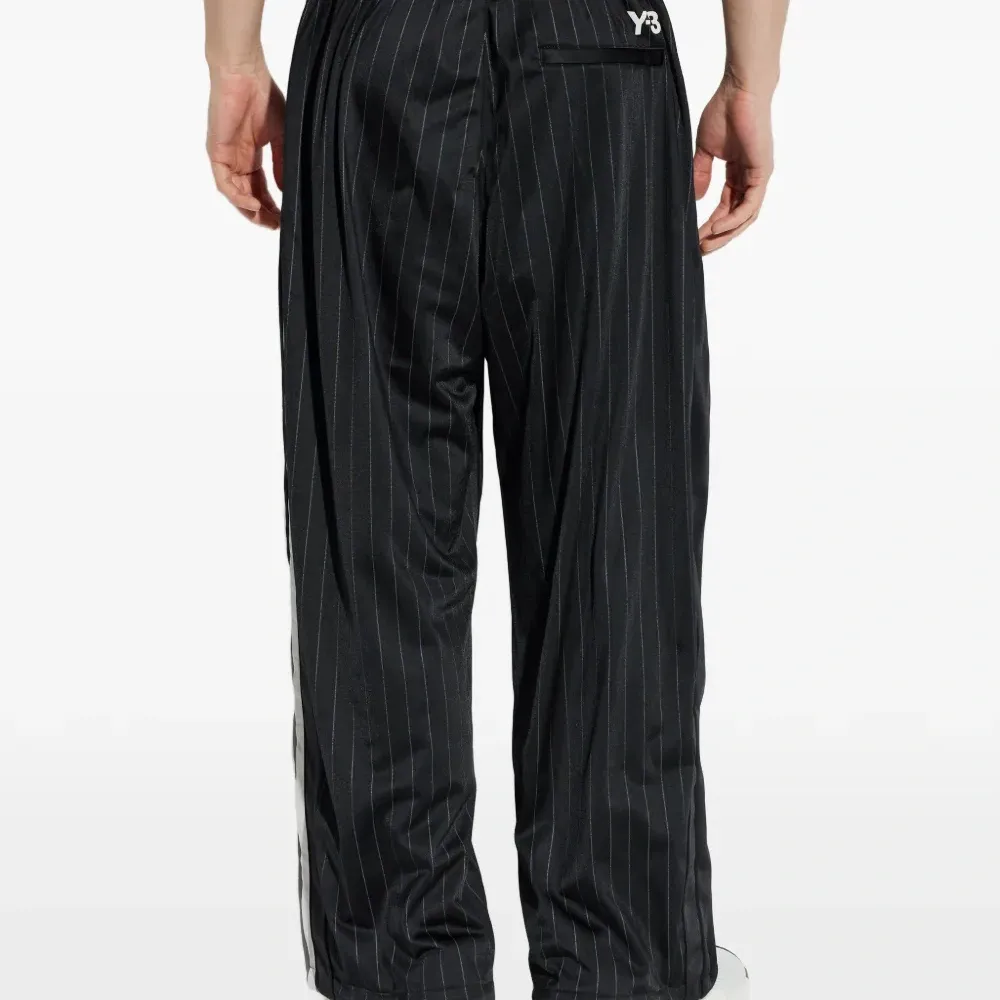 Спортивные брюки в полоску на кулиске