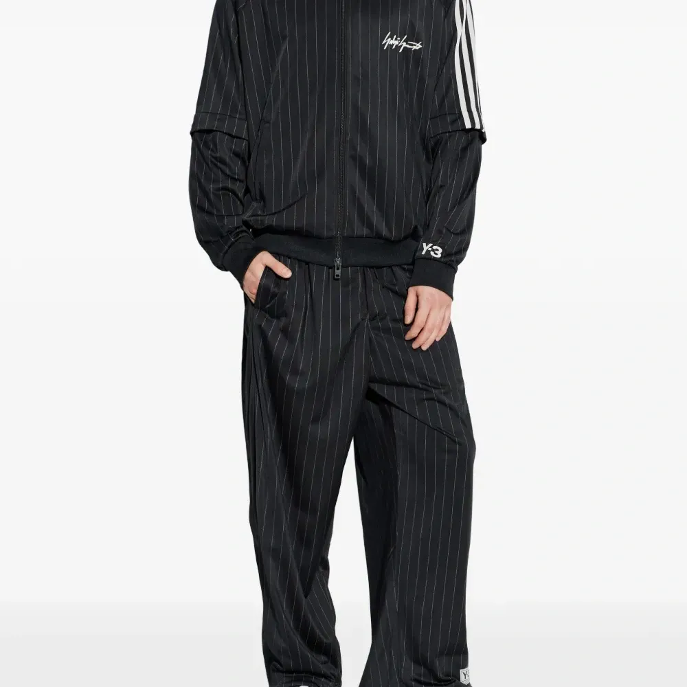 Спортивные брюки в полоску на кулиске