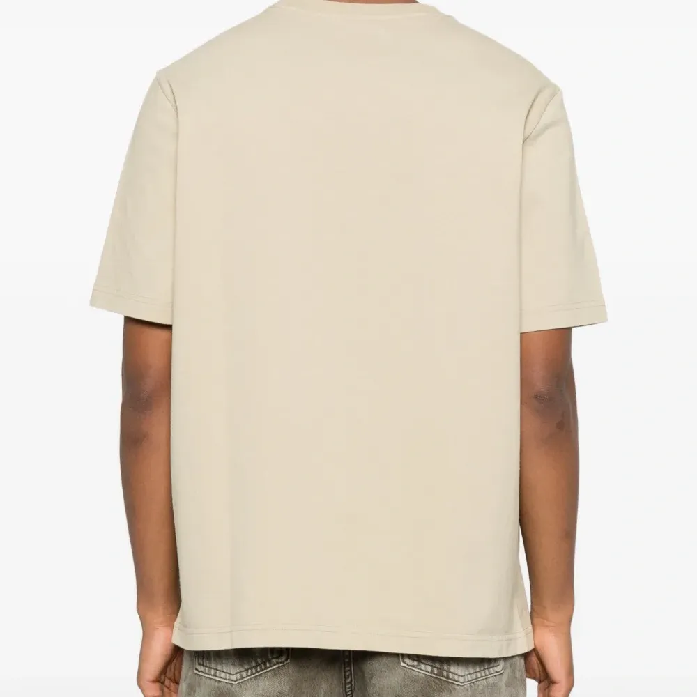 Футболка с круглым вырезом