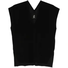 Топ без рукавов с V-образным вырезом