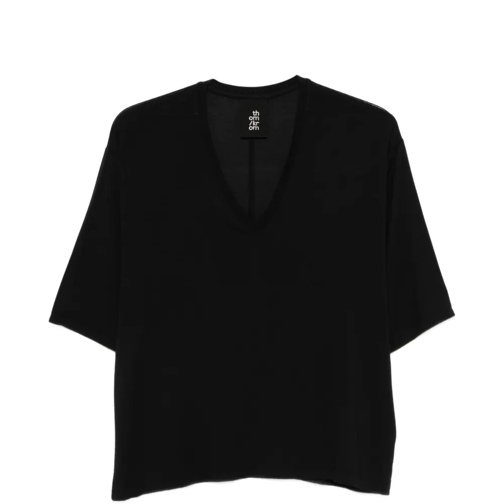 Футболка с V-образным вырезом