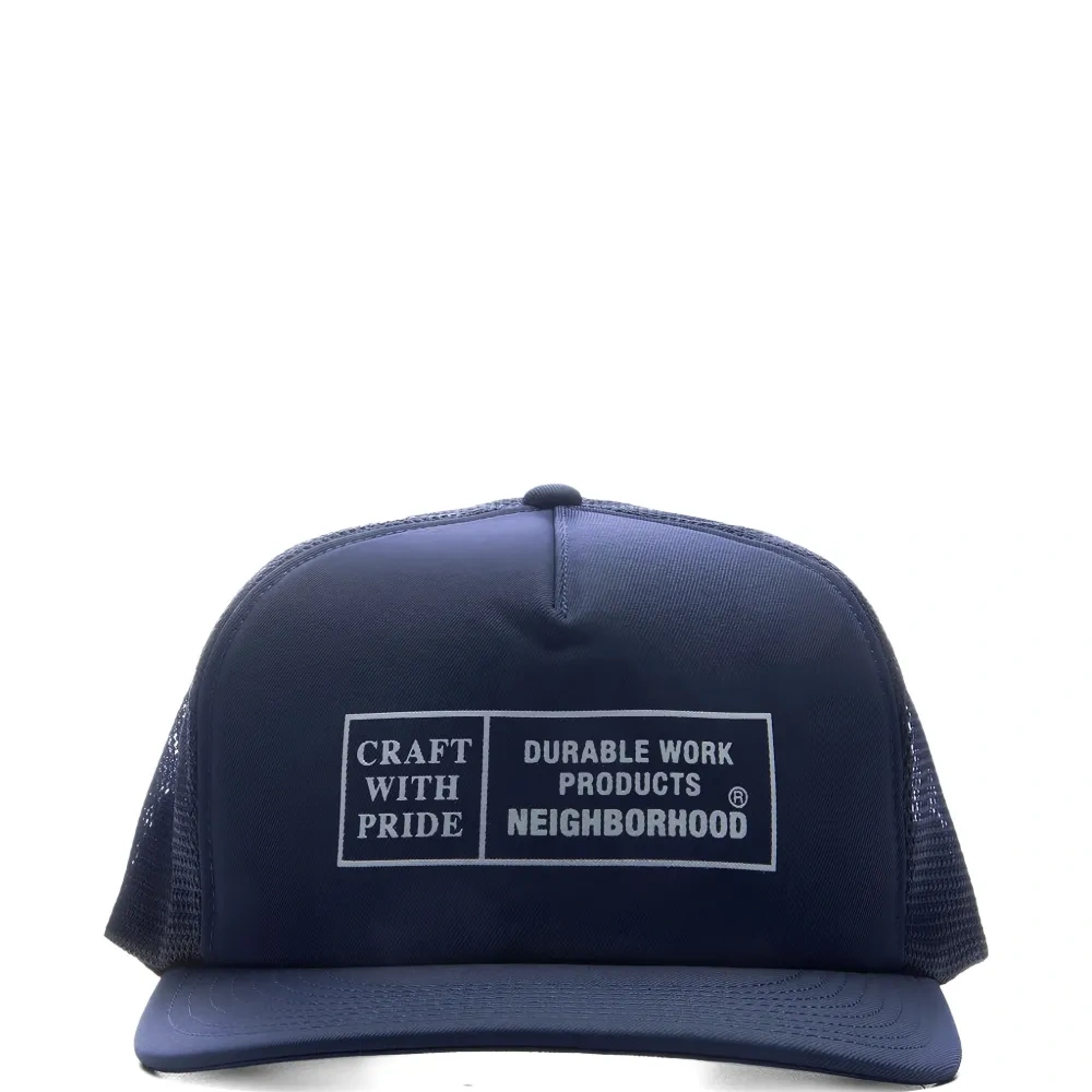 Бейсболка с логотипом из сетки