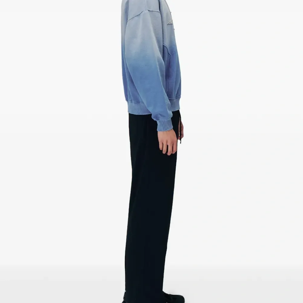 Градиентный свитер с нашивкой-логотипом