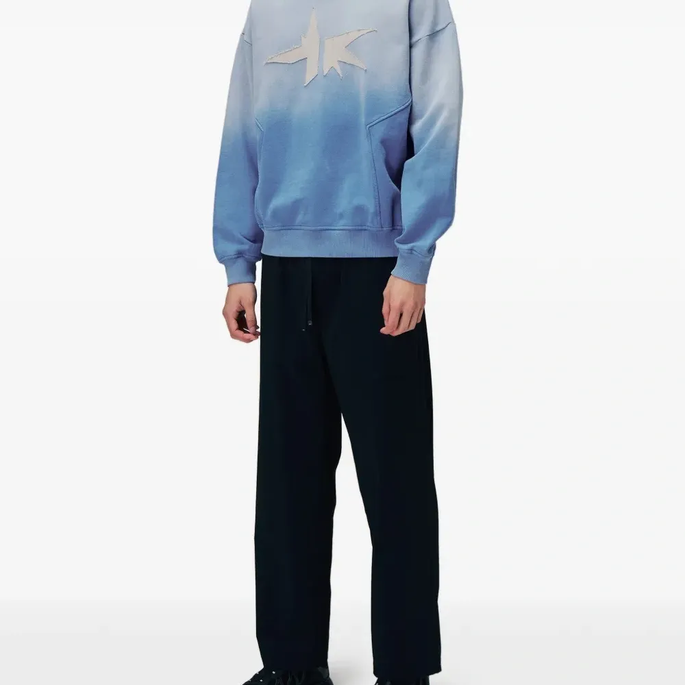 Градиентный свитер с нашивкой-логотипом