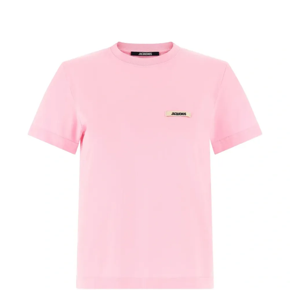 Футболка с нашивкой-логотипом