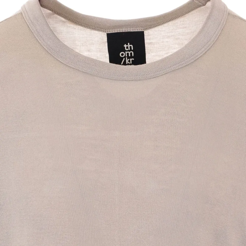 Футболка с круглым вырезом и эластичной отделкой