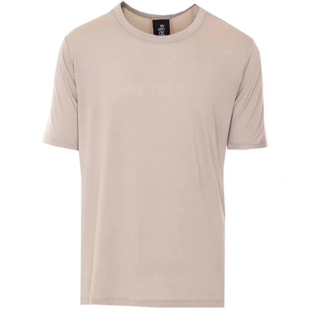 Футболка с круглым вырезом и эластичной отделкой