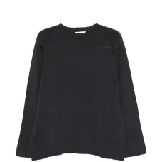 Джемпер с круглым вырезом и длинными рукавами