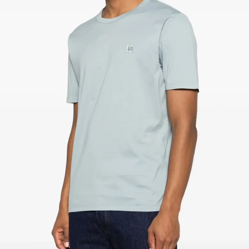 Футболка с логотипом