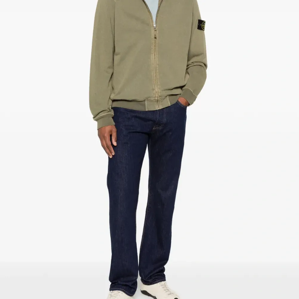 Футболка с логотипом