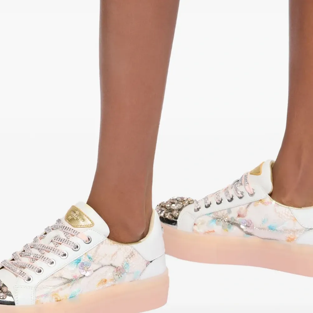 Кроссовки с кристаллами