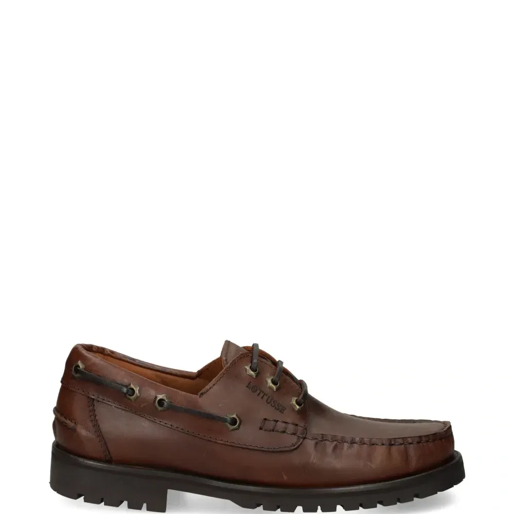 Кожаные лоферы на шнуровке