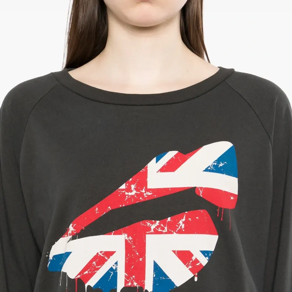 Футболка с логотипом