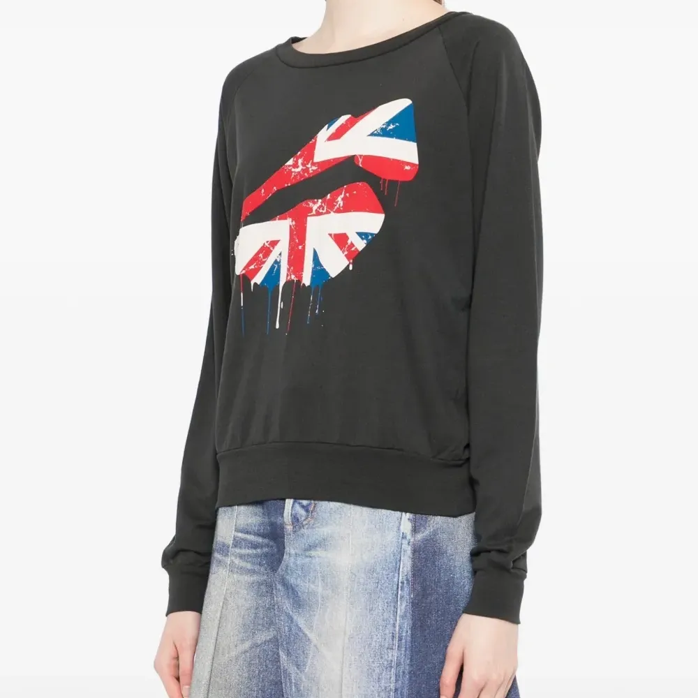 Футболка с логотипом