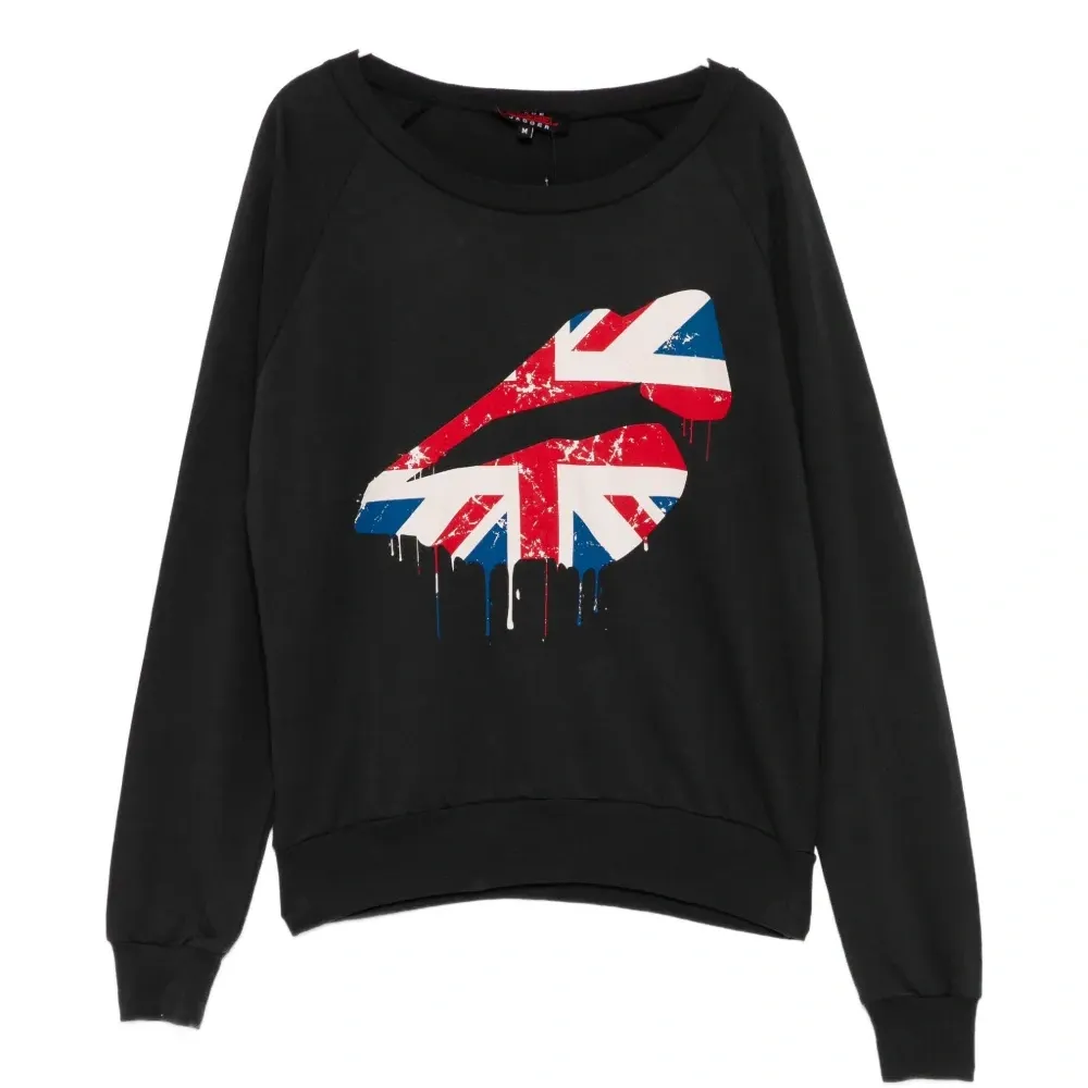 Футболка с логотипом