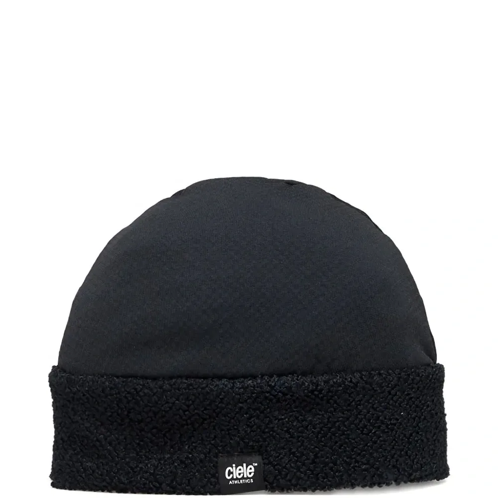 Вязаная фактурная шапка