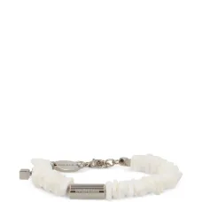 Браслет с бусинами и подвеской-логотипом