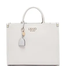 Сумка средней вместимости с шармом Сумка средней вместимости с шармом