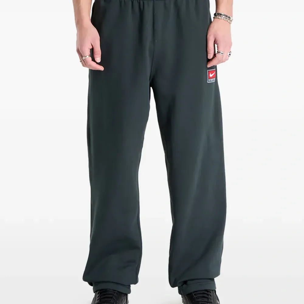 Флисовые спортивные брюки с завязками на штанинах