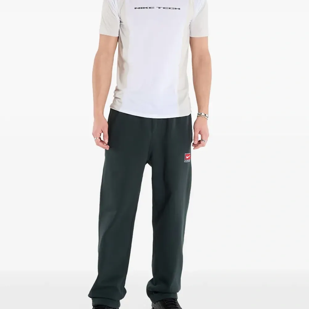 Флисовые спортивные брюки с завязками на штанинах