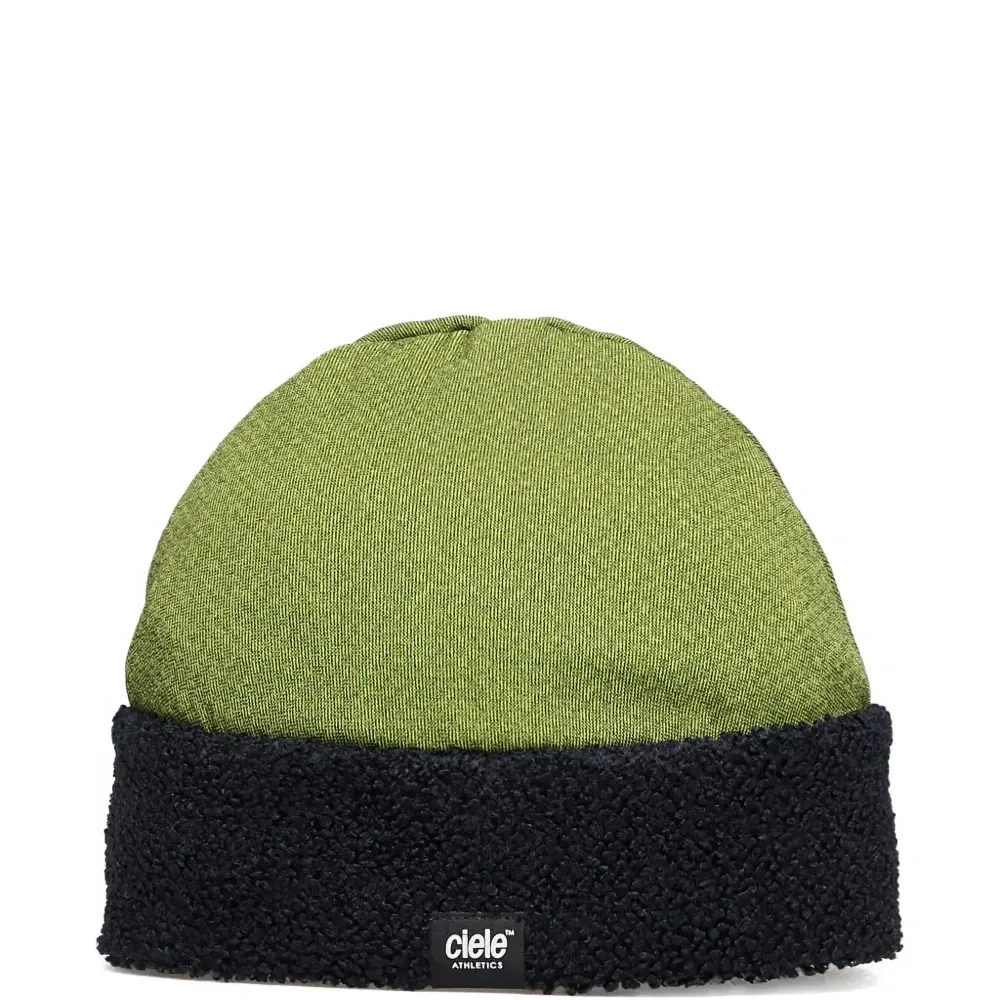 Шапка-бини с панелями